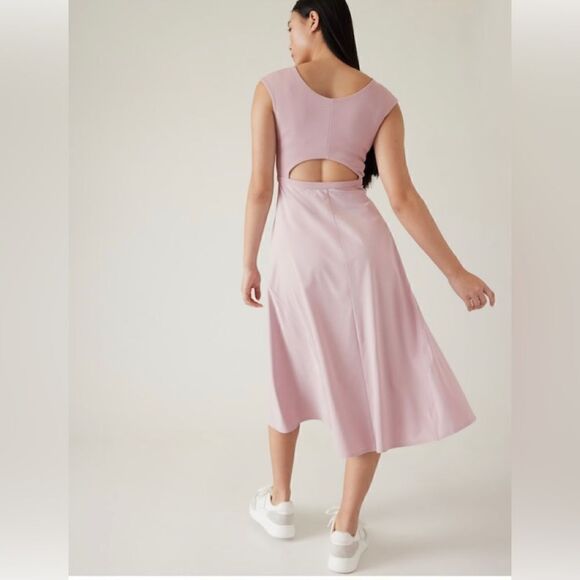 NWT. Athleta Ryder Dress. Mauve Pink. Small Sold out on line - Picture 2 of 7